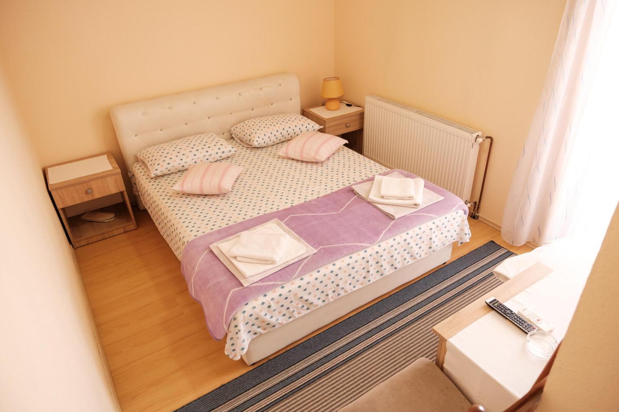 Guesthouse "Ines" Doboj Exterior photo